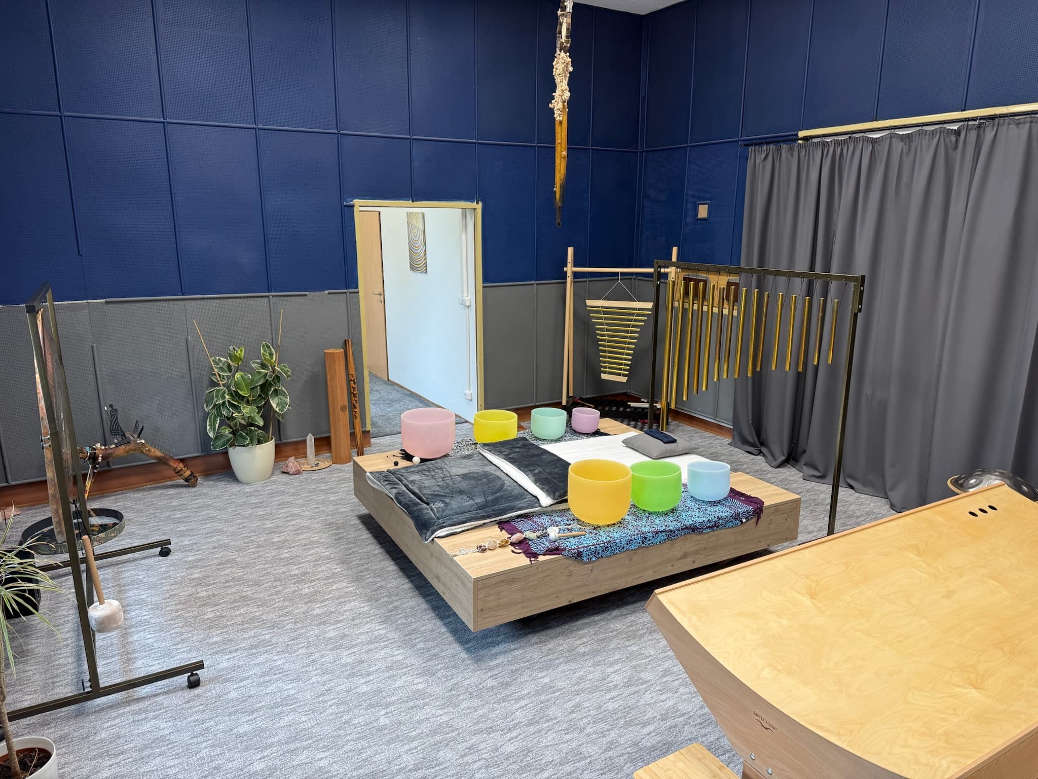 Relaxační centrum NADA Meziboří — odhlučněné studio pro zvukovou terapii a léčení zvukem